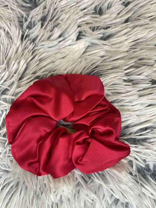 Rød Silk Satin Scrunchie