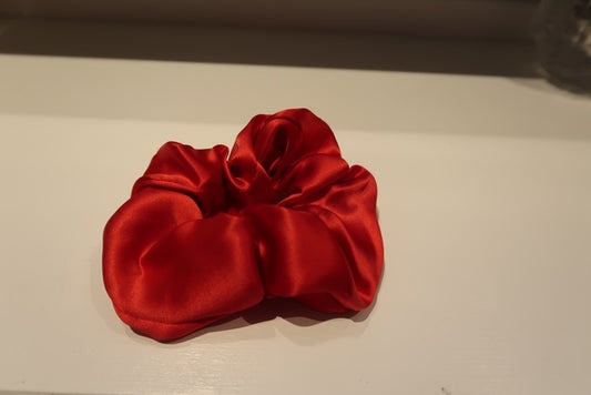 Rød Silk Satin Scrunchie